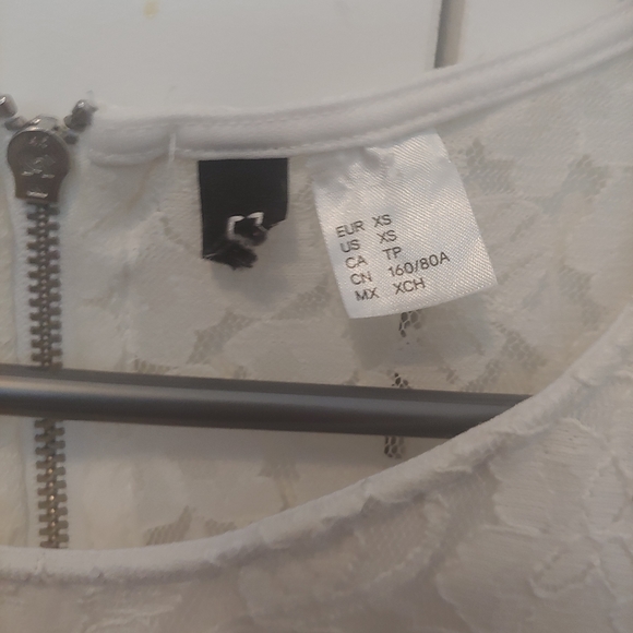 Floral Lace White Tank Top Size XSmall - Picture 2 of 3